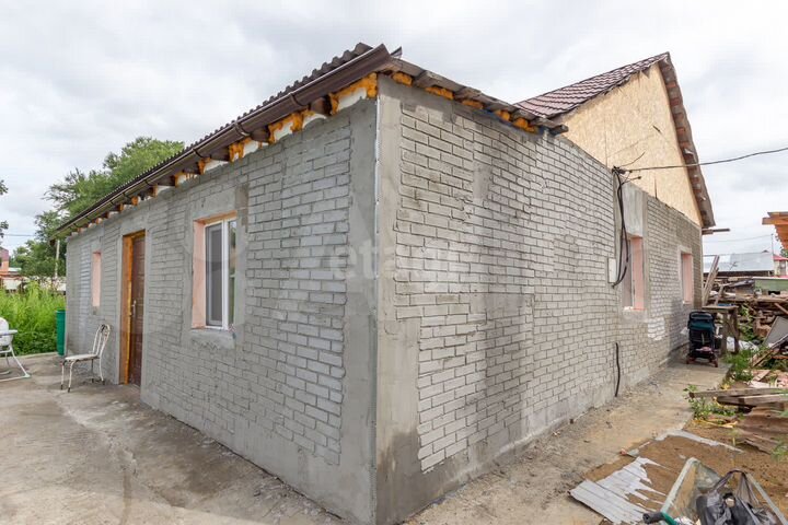 Дом 911 м² на участке 9,1 сот.