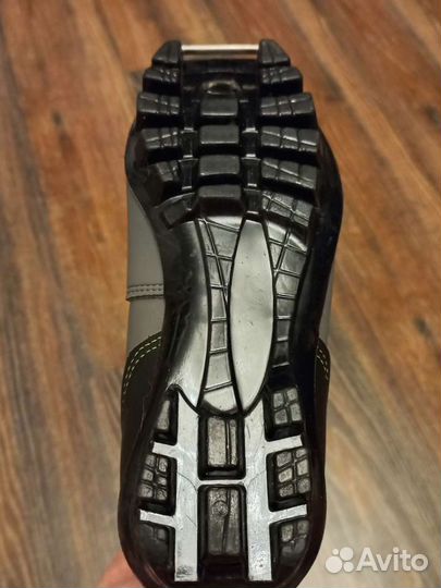 Лыжные ботинки классические