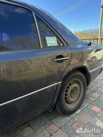 Mercedes-Benz W124 2.3 AT, 1991, 300 000 км