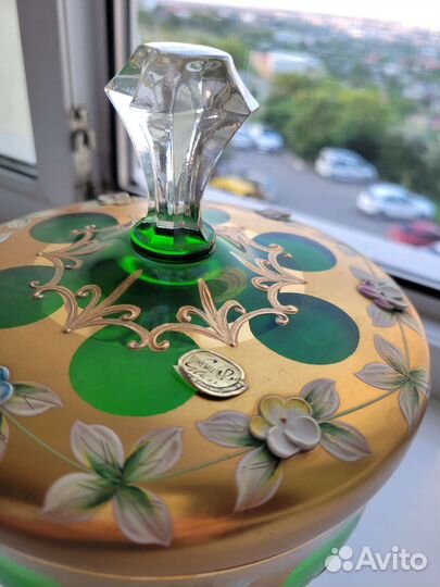 Конфетница богемское стекло с лепкой