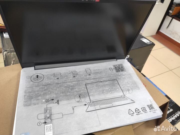 Ноутбук Леново Idea Pad Slim 3