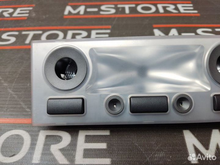 Плафон освещения Bmw 7-Series E66/65 N62B44A 2005