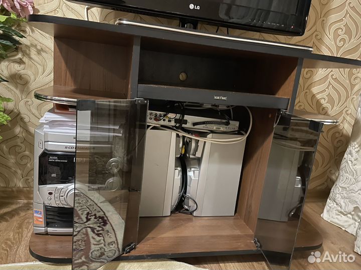 Тумба под телевизор