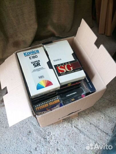 Видеокассеты с фильмами