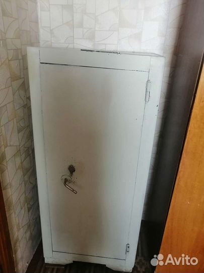 Шкаф металлический сейф