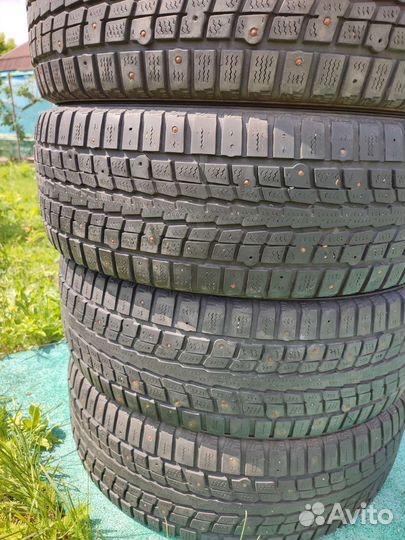 Dunlop SP Winter Ice 01 205/60 R16 92T