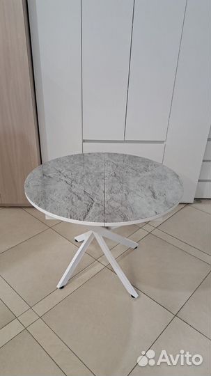 Кухонный стол стеклянный овальный (новый)