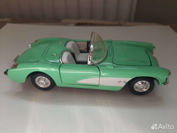 Модель corvette used 1957 1/34 Бугати в подарок