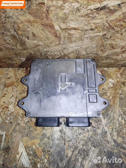 Блок управления двигателем Mazda MPV L33E18881N