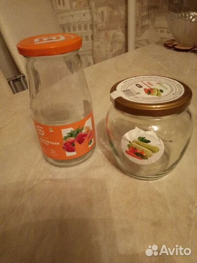 Банки стеклянные 0,7 с закручивающимися крышками