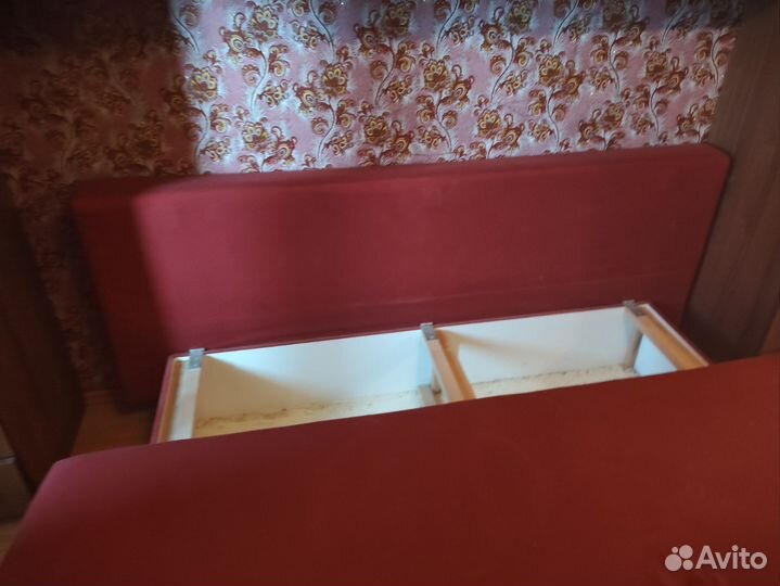 Продаётся диван-еврокнижка б/у.Доставка