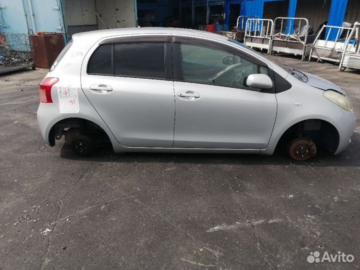 Панель приборов Toyota Vitz SCP90