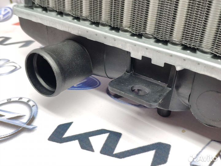 Радиатор охлаждения Nissan Primera P10 (90-96) MT