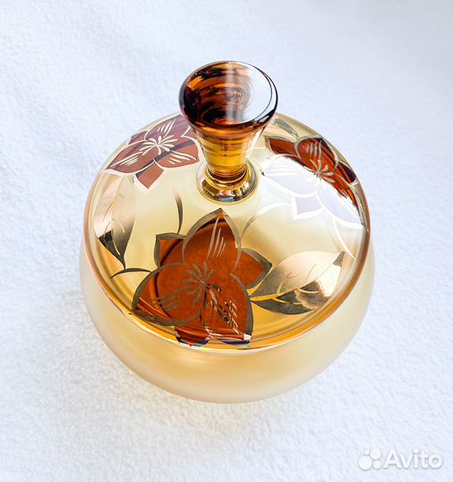 Конфетница с крышкой Bohemia