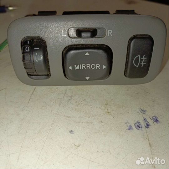 Блок управления зеркалами Toyota Corolla E11