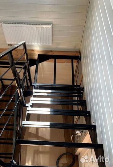 Поворотная лестница