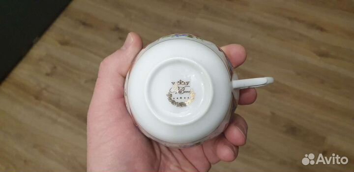 Фарфоровый чайный сервиз