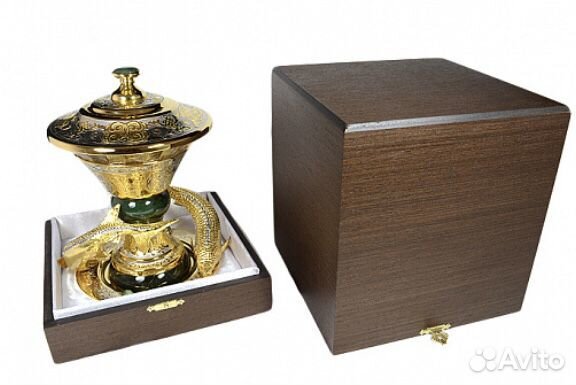 Золотая икорница с нефритом, Златоуст