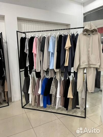 Напольная вешалка (рейл) для одежды в стиле лофт