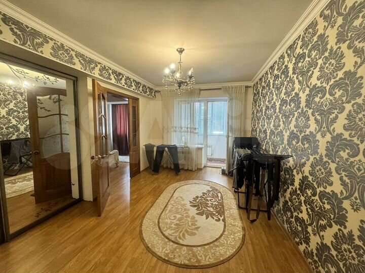 3-к. квартира, 85 м², 3/10 эт.