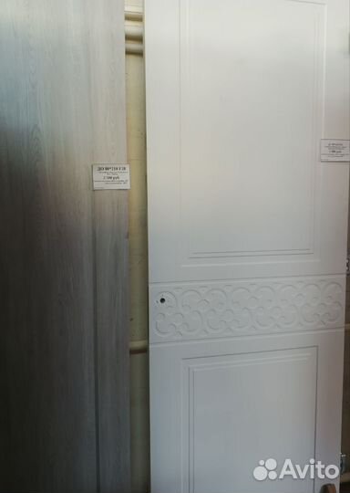 Двери распродажа витрины