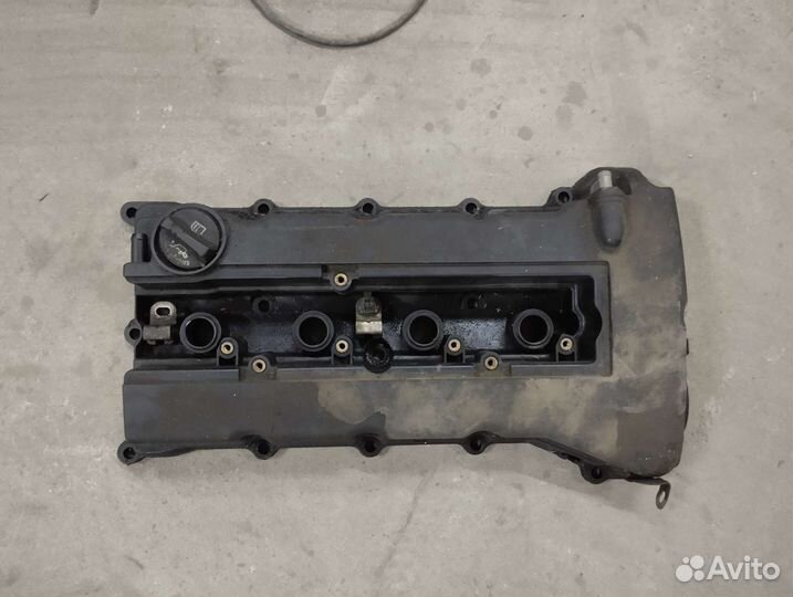 Клапанная крышка Митсубиси Ланцер 10 1.8