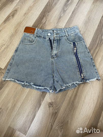 Шорты женские