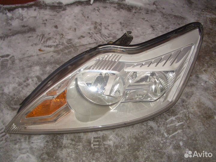 Фара левая Форд Фокус 2 с08-11г