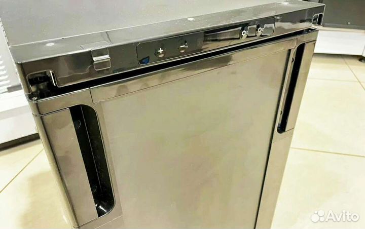 Автомобильный холодильник встраиваемый 12/24/220 В