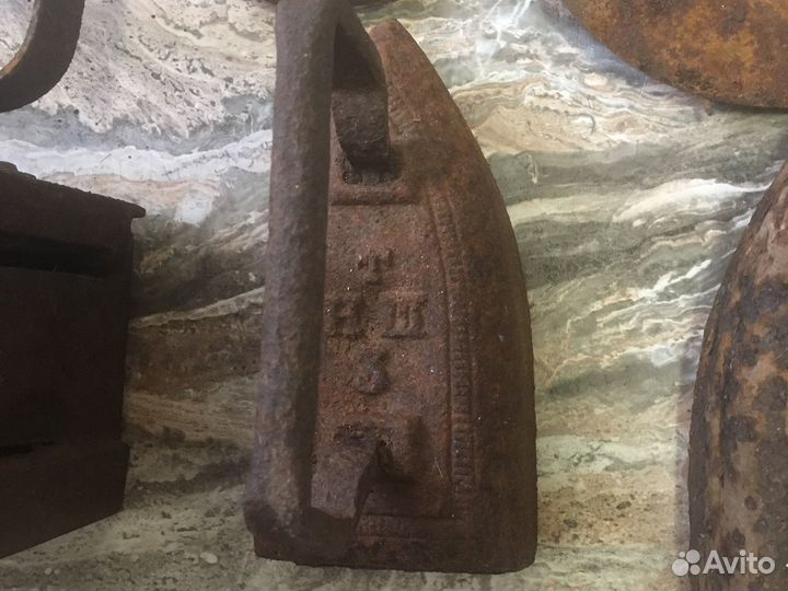 Кованые засовы, гвозди,топор,утюг