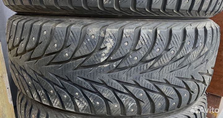 Yokohama Ice Guard Stud IG35 215/55 R18