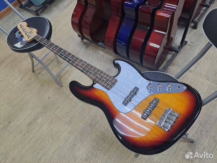 Бас гитара Homage