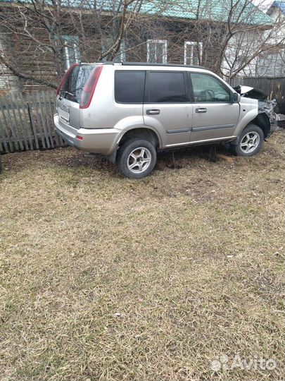 Nissan X-Trail 2.0 AT, 2001, битый, 150 000 км