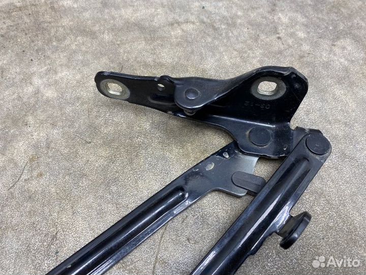 Петля крышки багажника задняя левая Ford Mondeo 4