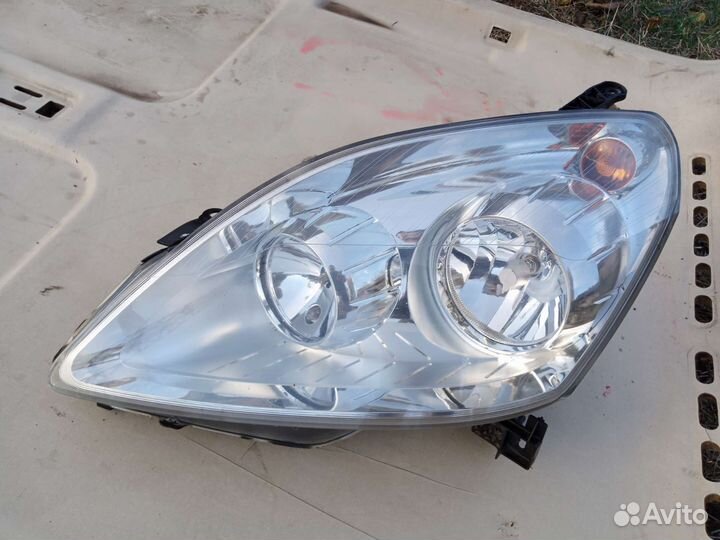 Фара передняя левая Opel zafira 2011