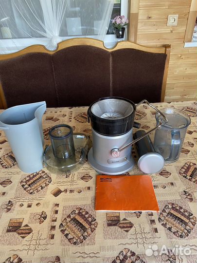 Соковыжималка Bork JU CUP 21085WT