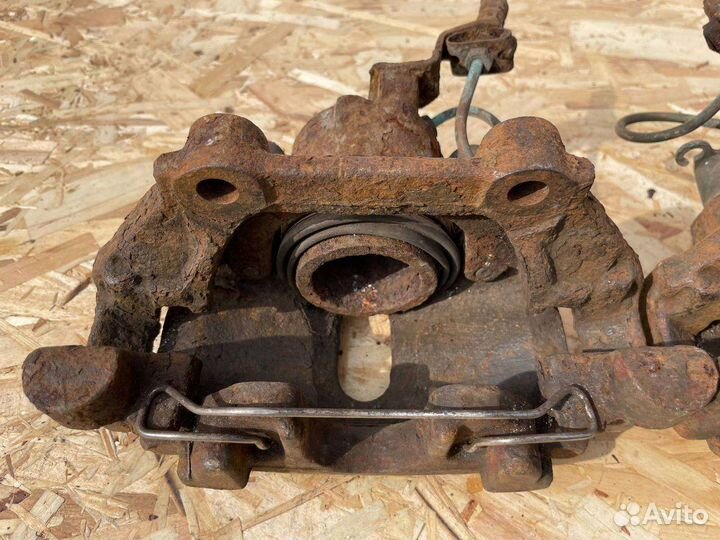 Суппорта передние комплект audi 100c4