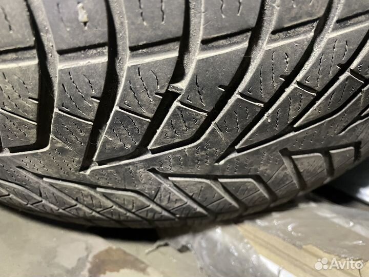 Nokian Tyres Hakkapeliitta 1 295/40 R21