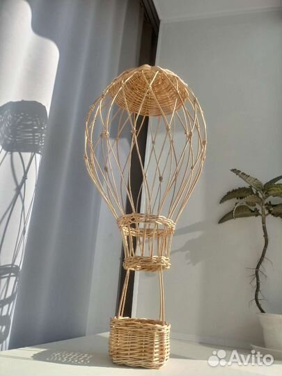 Воздушный шар с корзиной