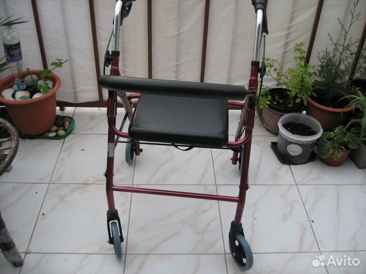 Ходунки для взрослых на колесах