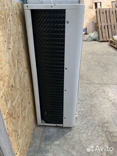 Kомпрeсcoрно - конденсaтоpный блок Lessar LUQ-H36