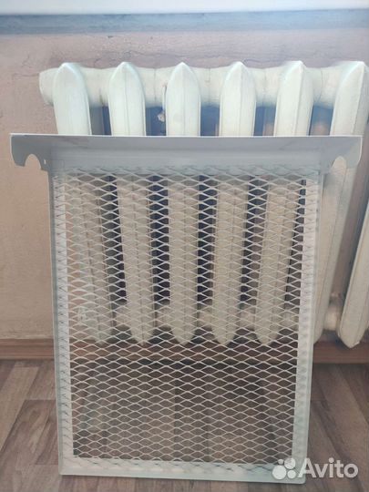 Экран на чугунную батарею 4 и 5 секций