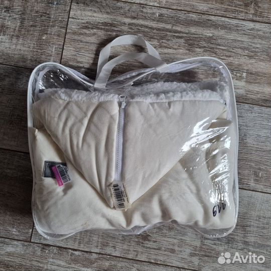 Меховой конверт в коляску