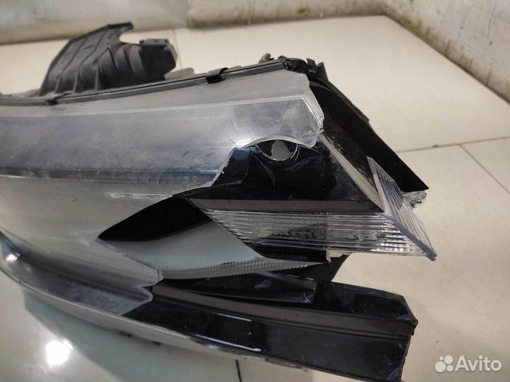 Фара (передняя,правая) (Chevrolet Camaro VI)