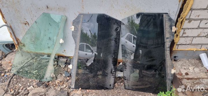 Стекло дверей на subaru tribeca