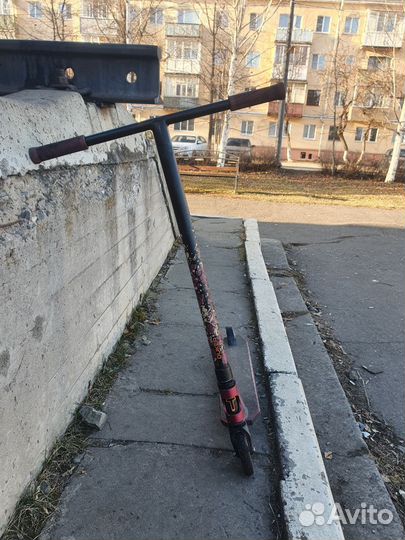Трюковой самокат, марка duker, состояние 6/10