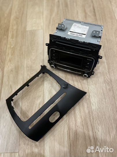Штатная магнитола kia cerato 3 с рамкой