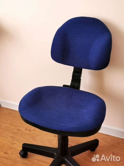 Офисный компьютерный стул