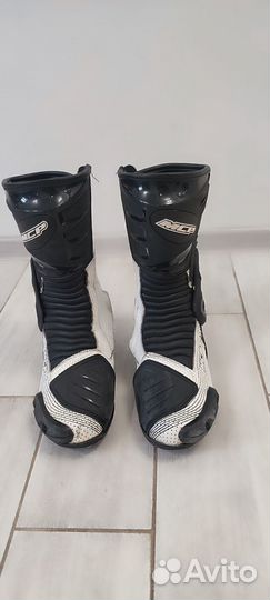 Продаю женские мотоботы MCP класс городские