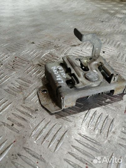 Замок капота передний Mitsubishi Lancer 10 CY2A